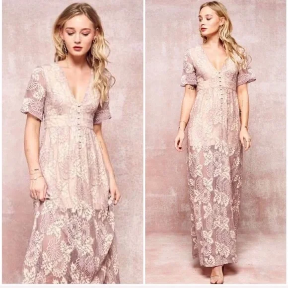 La Vie Est Belle | Ethereal Lace Lavender Dress - Picture 3 of 8